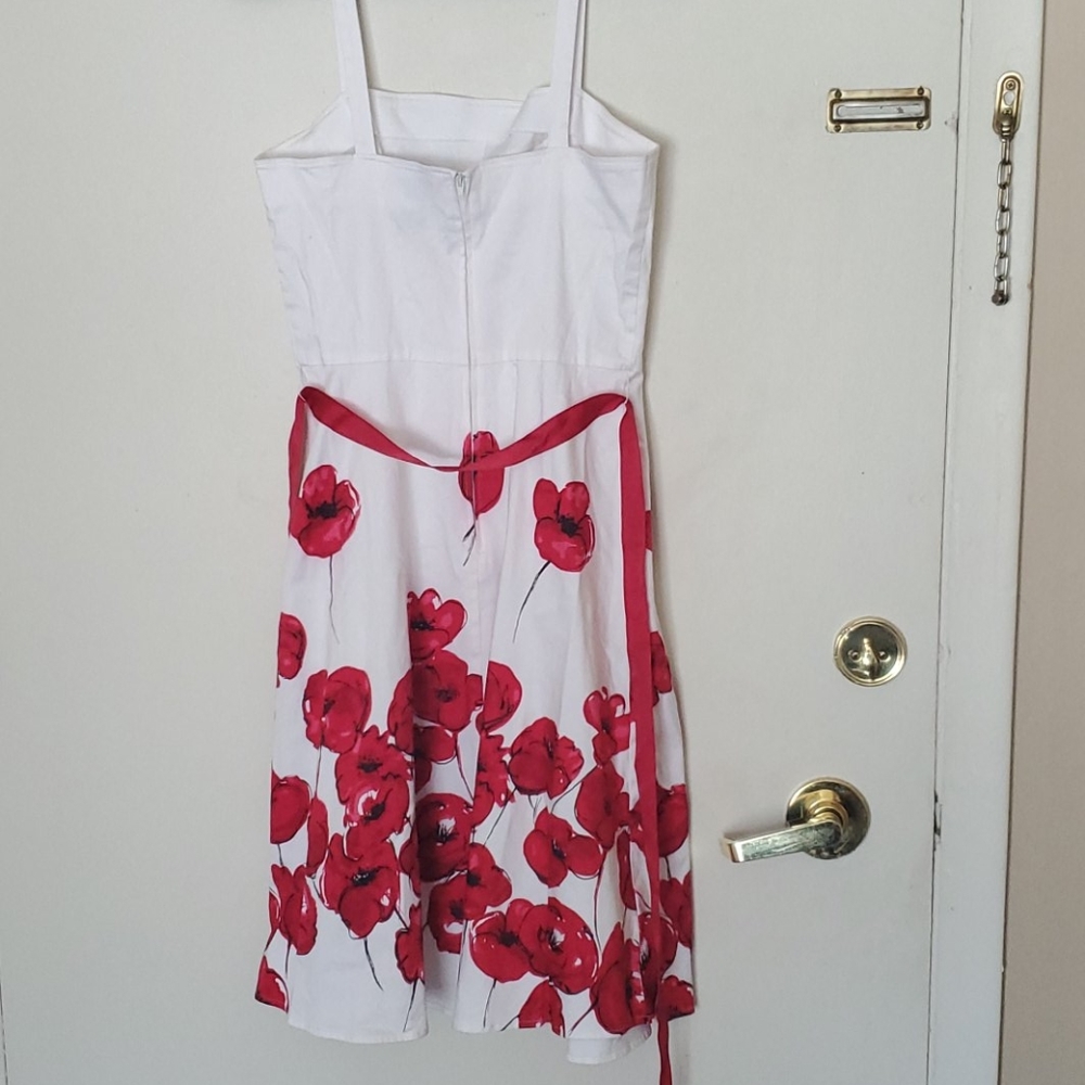 Dress - Picture 2 of 8